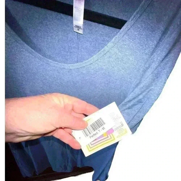 Lularoe medium heather blue Perfect T . Soft and stretchy. NWT - Picture 3 of 5